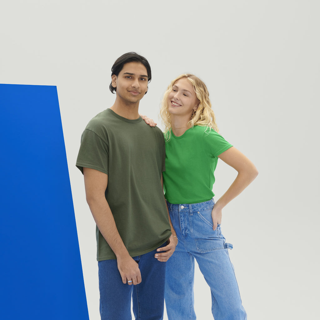gildan-5000-couple product image 2